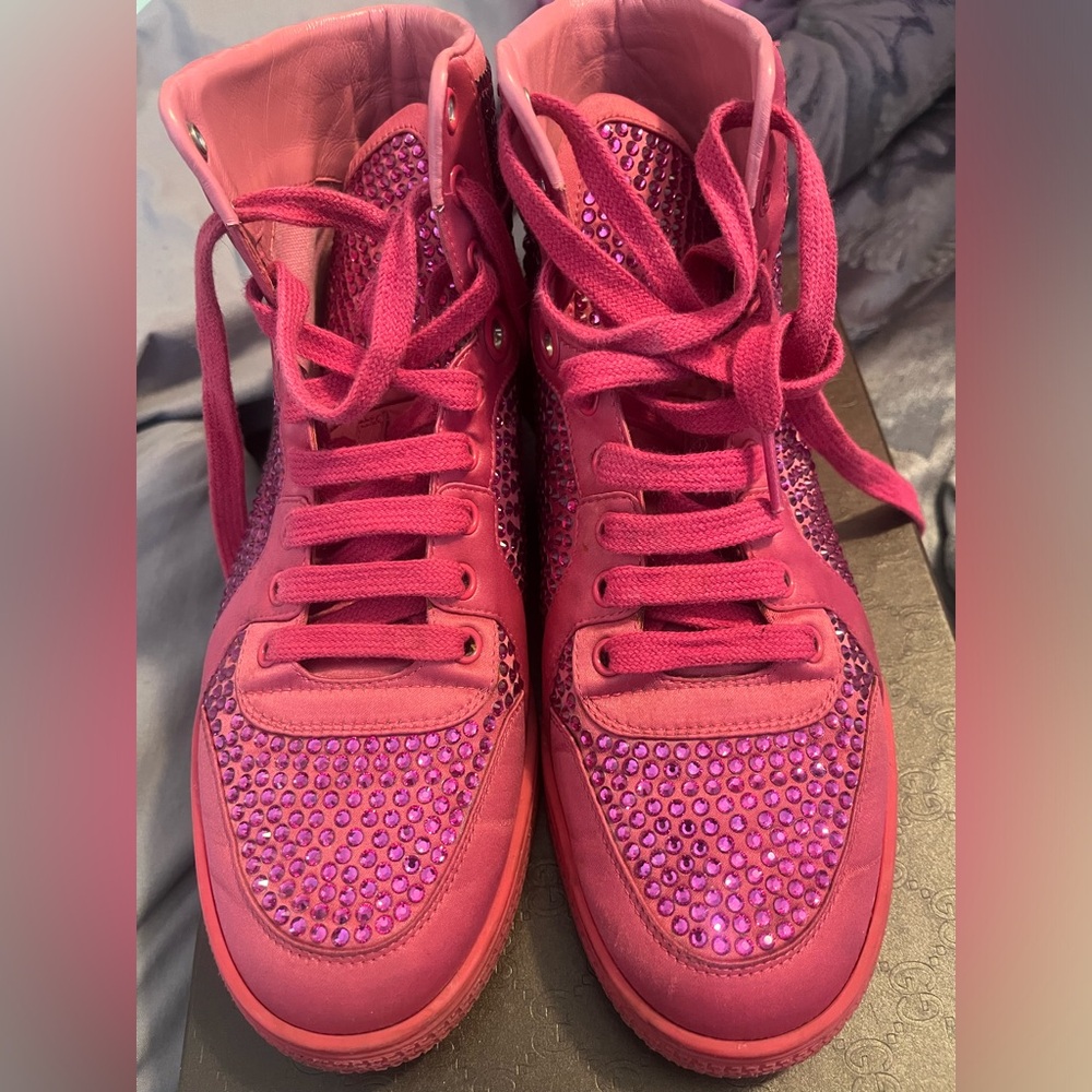 100% authentic women’s Gucci rhinestone sneakers sold out everywhere